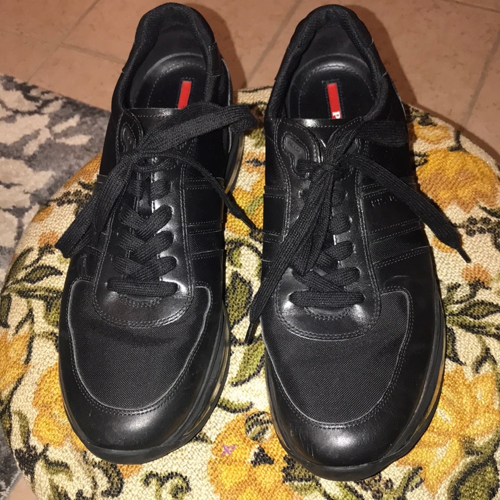 Men’s Prada shoes 💯 % Authentic